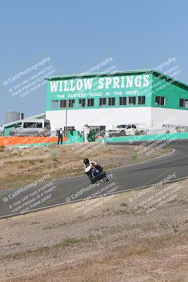 media/Apr-20-2025-AHRMA (Sun) [[393a79c373]]/Race/Group 11 early race/Turn 4b/